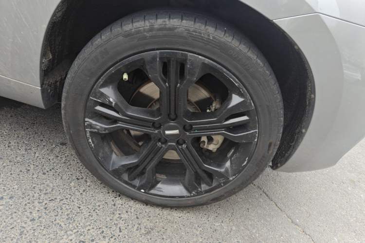 Used Wey VV7 2017 2.0T Flagship Model Right Front Wheel Hub
