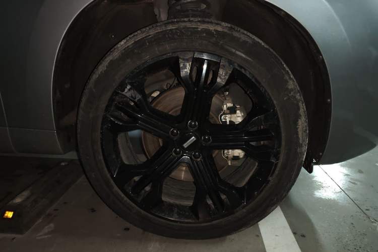 Used Wey VV7 2017 2.0T Flagship Model Right Front Wheel Hub