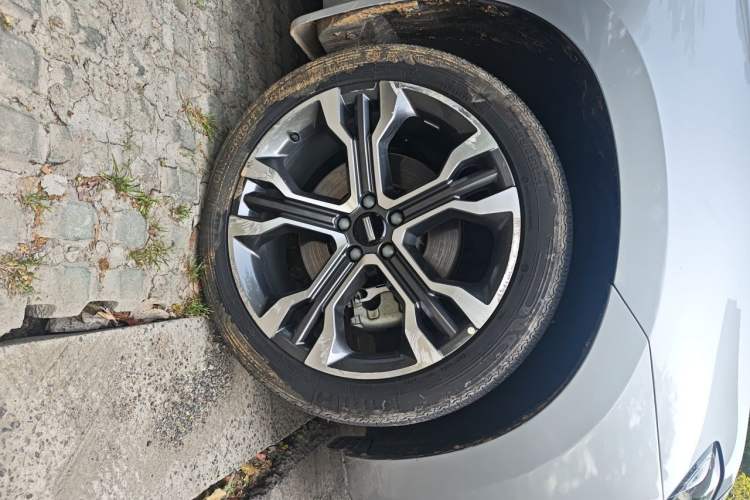 Used Wey VV7 2017 2.0T Flagship Model Right Front Wheel Hub