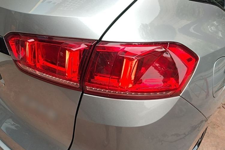 Used Wey VV7 2017 2.0T Flagship Model Right Rear Taillight