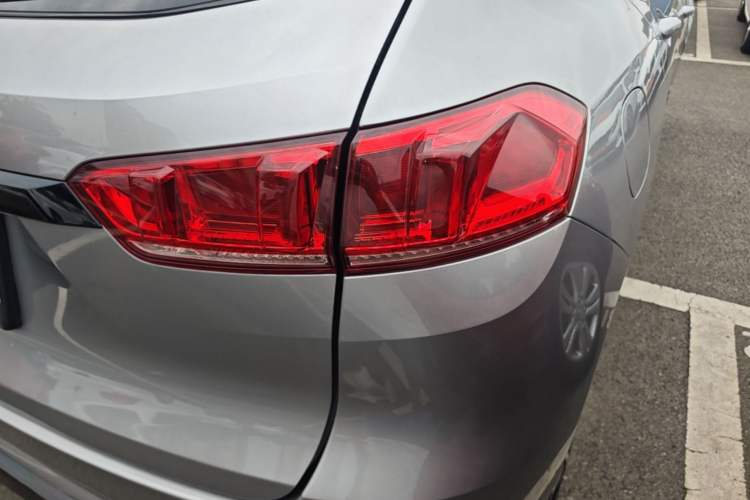 Used Wey VV7 2017 2.0T Flagship Model Right Rear Taillight
