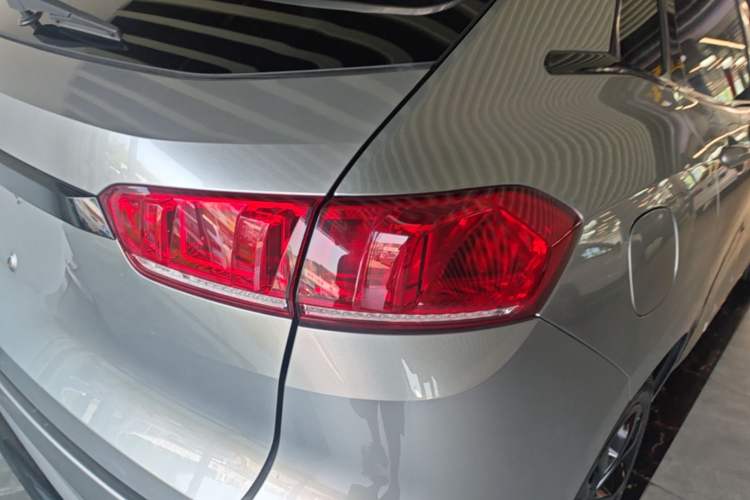 Used Wey VV7 2017 2.0T Flagship Model Right Rear Taillight
