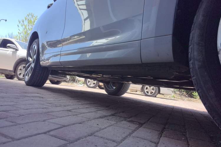 Used Wey VV7 2017 2.0T Ultra-Luxury Version Right Side Sill