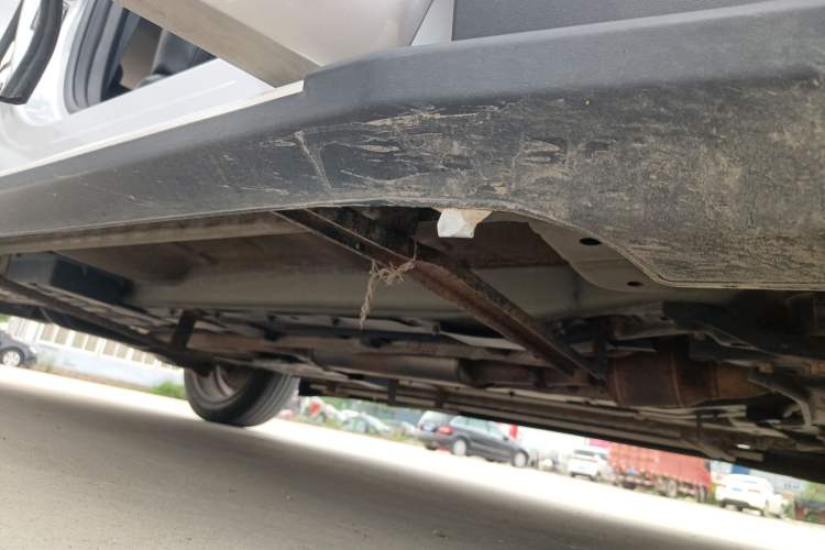 Used Wey VV7 2017 2.0T Ultra-Luxury Version Right Side Sill