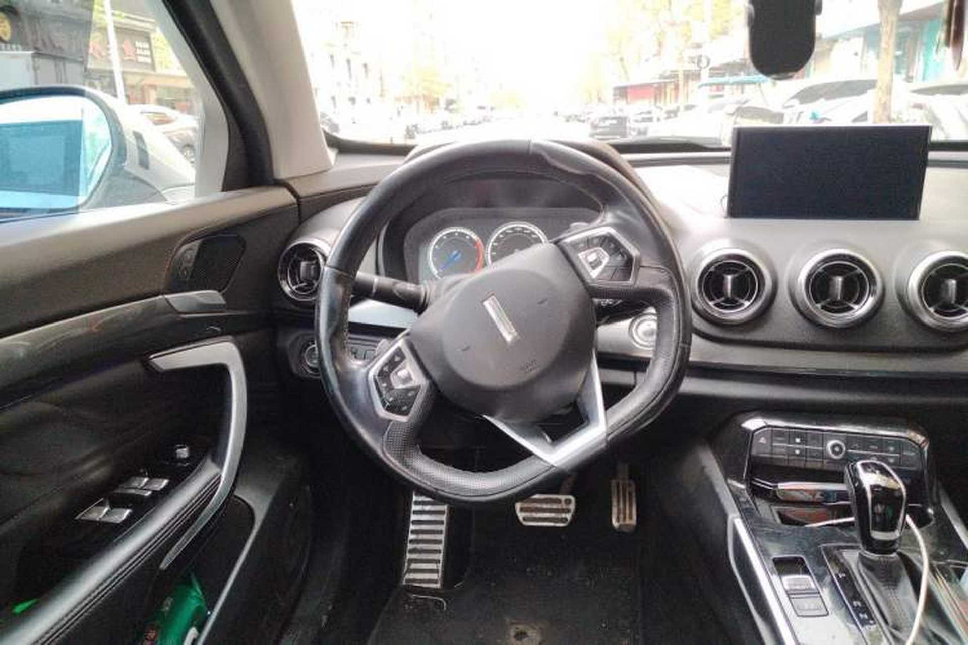 Used Wey VV7 2017 2.0T Flagship Model Steering Wheel