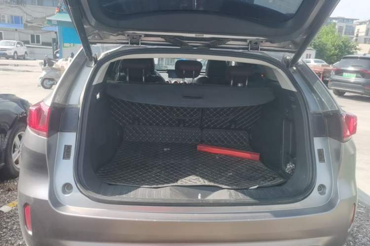 Used Wey VV7 2017 2.0T Flagship Model Trunk