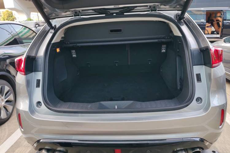 Used Wey VV7 2017 2.0T Flagship Model Trunk