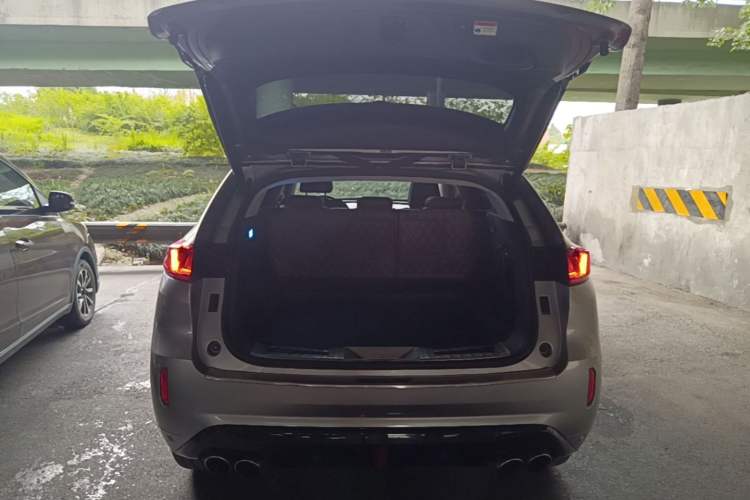 Used Wey VV7 2017 2.0T Flagship Model Trunk