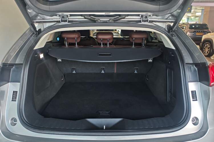 Used Wey VV7 2017 2.0T Flagship Model Trunk