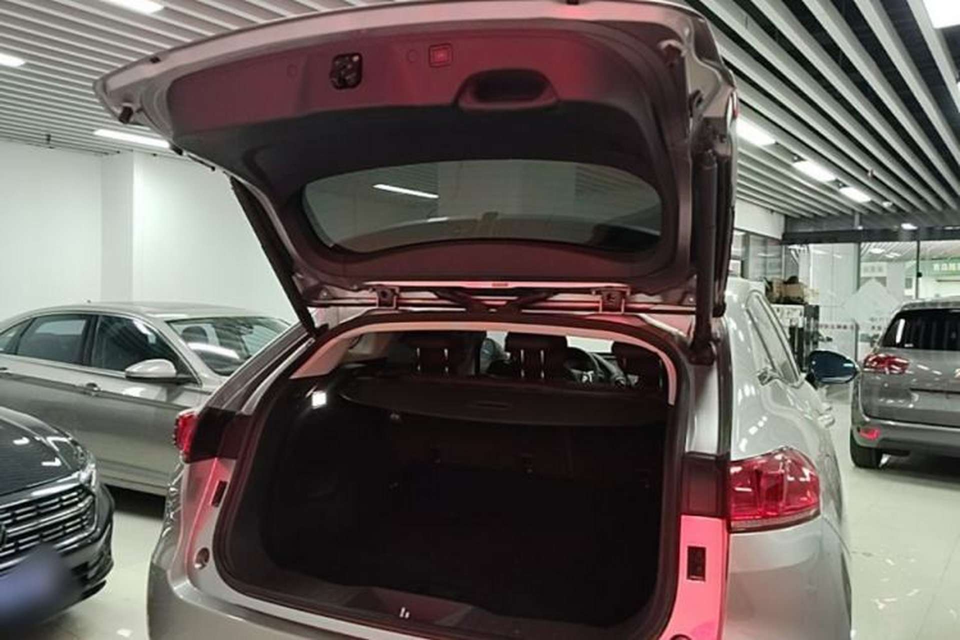 Used Wey VV7 2017 2.0T Flagship Model Trunk