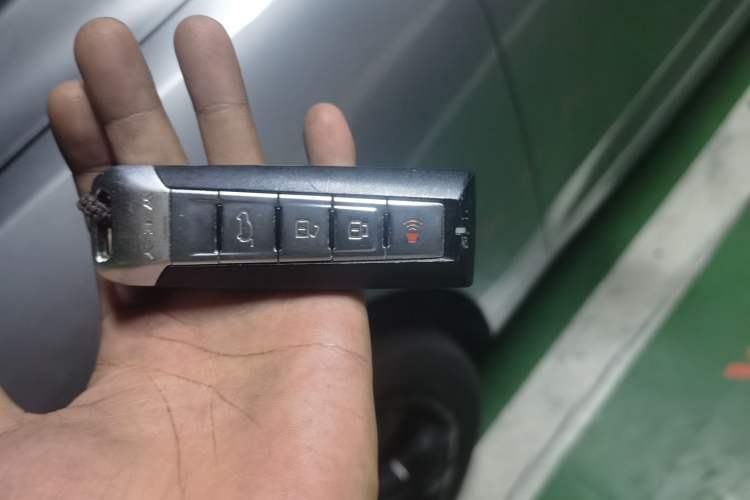 Used Wey VV7 2017 2.0T Luxury Model Vehicle Key
