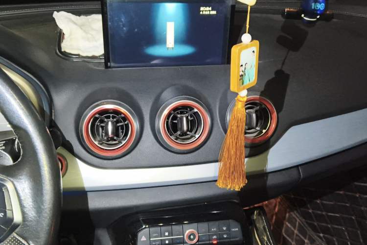 Used Wey VV7 2017 VV7c 2.0T Luxury Model Audio And AC Panel