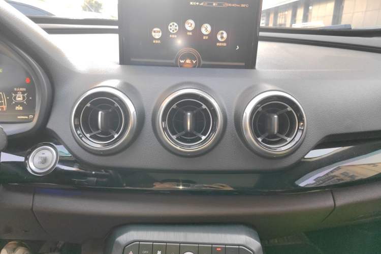 Used Wey VV7 2017 2.0T Ultra-Luxury Version Audio And AC Panel