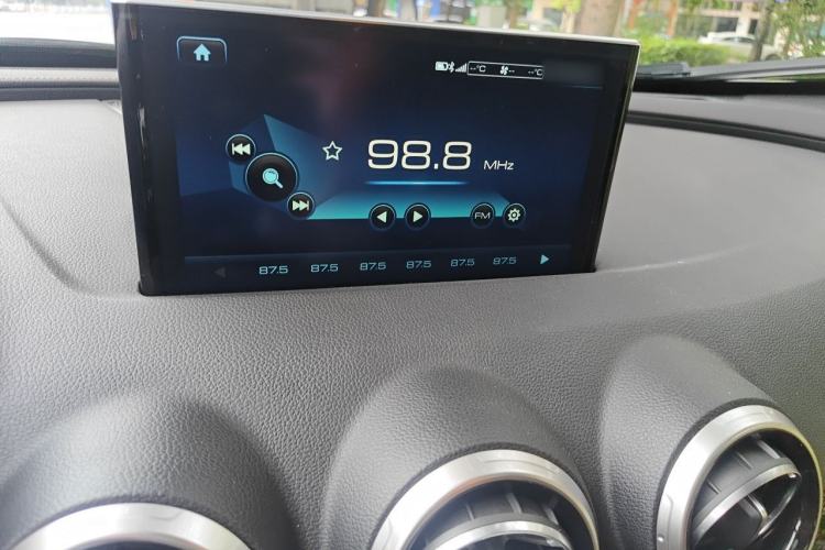 Used Wey VV7 2017 2.0T Ultra-Luxury Version Audio And AC Panel