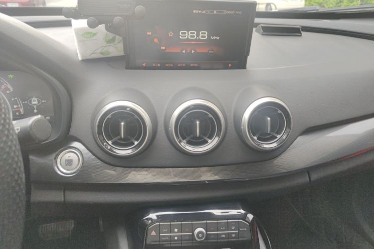 Used Wey VV7 2017 2.0T Luxury Model Audio And AC Panel