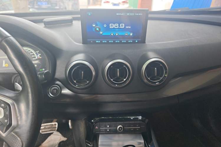 Used Wey VV7 2017 2.0T Flagship Model Audio And AC Panel