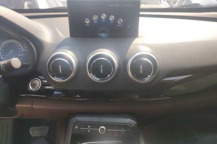 Used Wey VV7 2017 2.0T Ultra-Luxury Version Audio And AC Panel