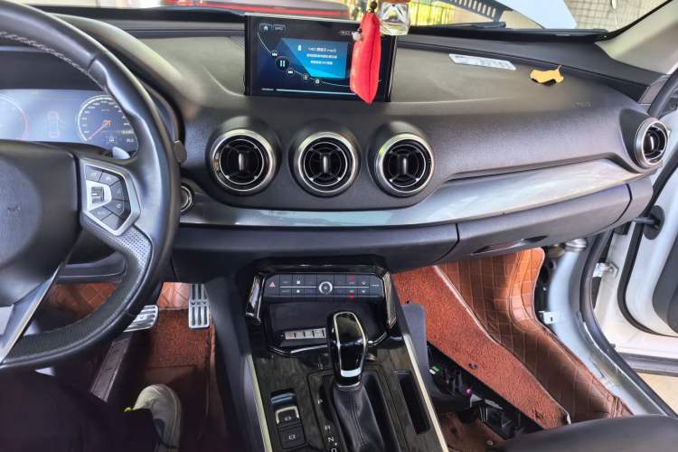 Used Wey VV7 2017 2.0T Ultra-Luxury Version Audio And AC Panel