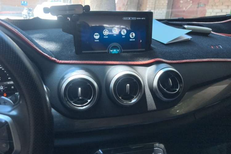Used Wey VV7 2017 2.0T Ultra-Luxury Version Audio And AC Panel