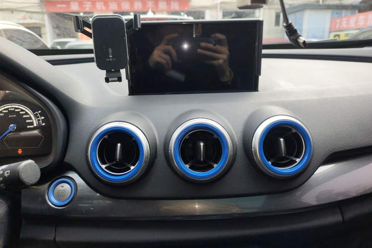 Used Wey VV7 2017 2.0T Flagship Model Audio And AC Panel