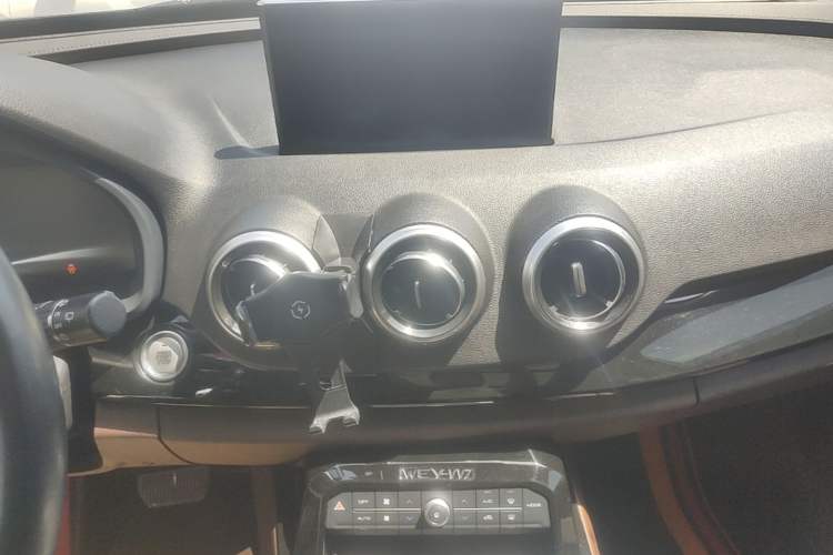 Used Wey VV7 2017 2.0T Ultra-Luxury Version Audio And AC Panel