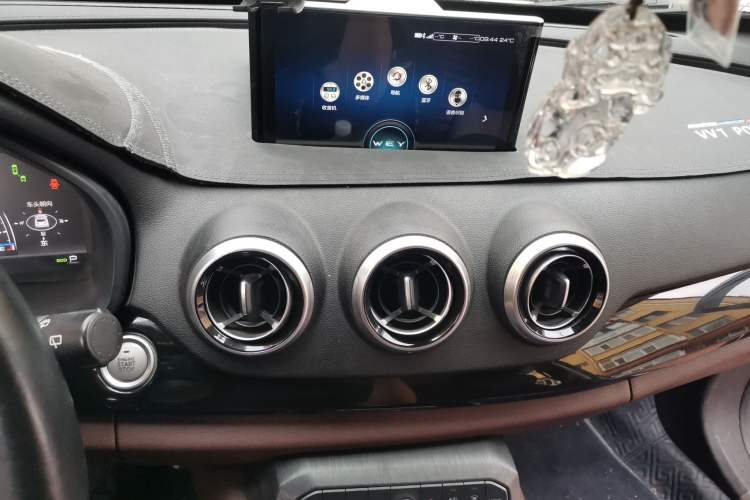 Used Wey VV7 2017 2.0T Flagship Model Audio And AC Panel