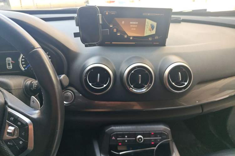 Used Wey VV7 2017 2.0T Ultra-Luxury Version Audio And AC Panel