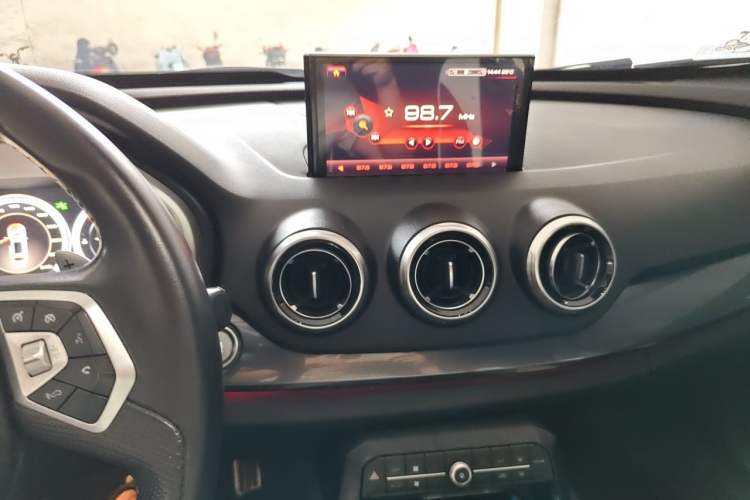 Used Wey VV7 2017 2.0T Flagship Model Audio And AC Panel