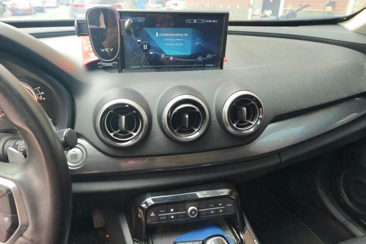 Used Wey VV7 2017 2.0T Luxury Model Audio And AC Panel