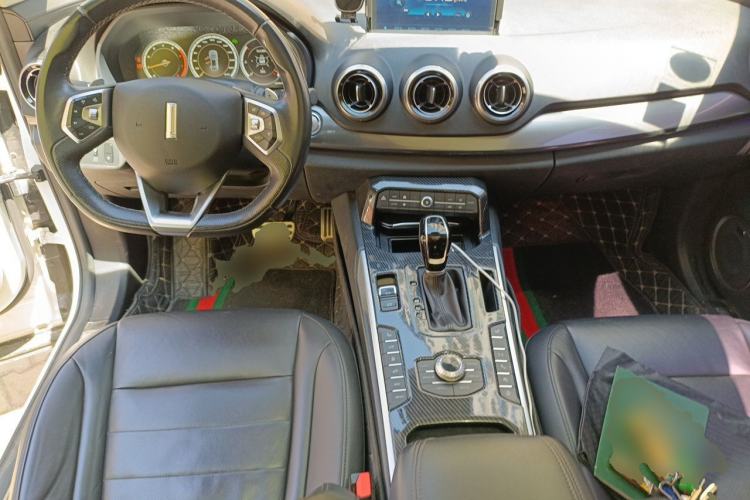Used Wey VV7 2017 2.0T Flagship Model Center Console