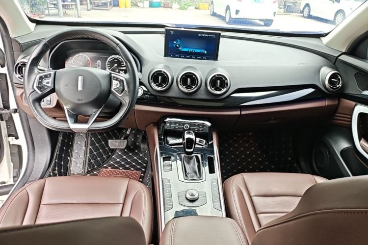 Used Wey VV7 2017 2.0T Ultra-Luxury Version Center Console