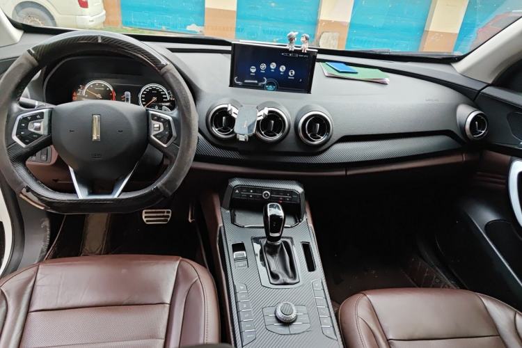 Used Wey VV7 2017 2.0T Flagship Model Center Console