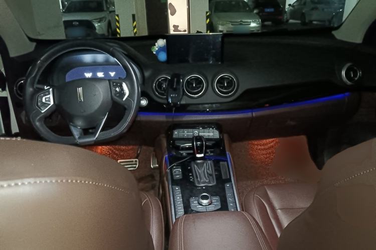 Used Wey VV7 2017 2.0T Flagship Model Center Console