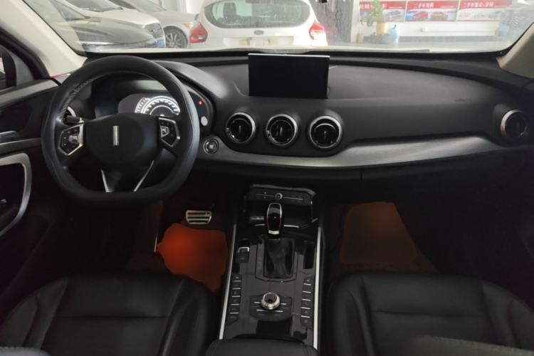 Used Wey VV7 2017 VV7c 2.0T Flagship Model Center Console