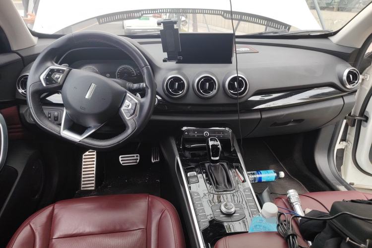 Used Wey VV7 2017 2.0T Flagship Model Center Console