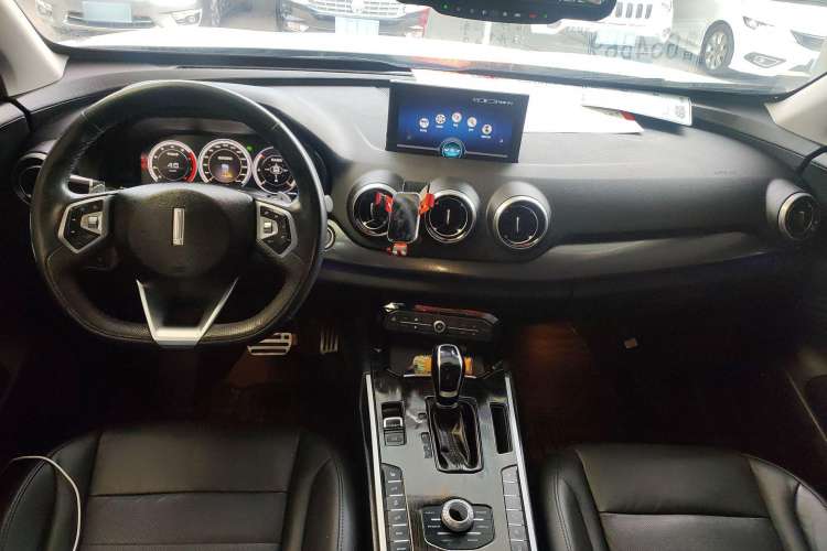 Used Wey VV7 2017 2.0T Flagship Model Center Console