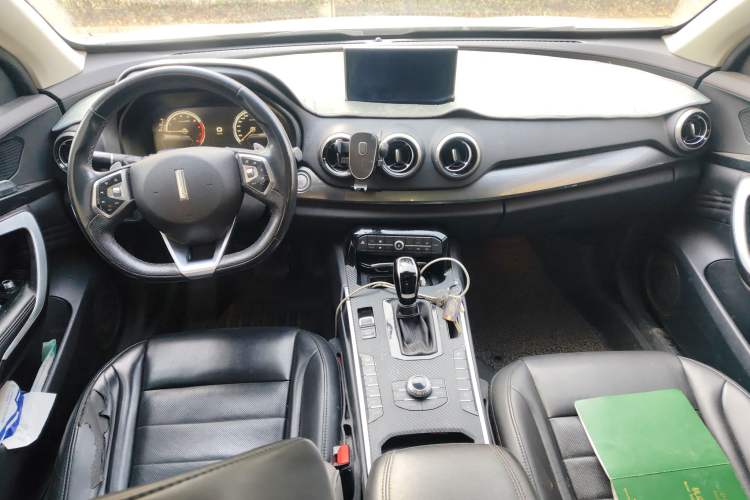 Used Wey VV7 2017 2.0T Ultra-Luxury Version Center Console