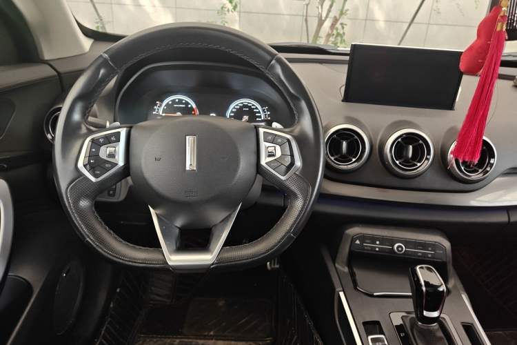 Used Wey VV7 2017 VV7c 2.0T Flagship Model Center Console