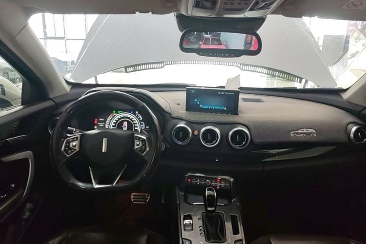 Used Wey VV7 2017 2.0T Flagship Model Center Console