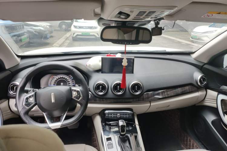 Used Wey VV7 2017 2.0T Ultra-Luxury Version Center Console