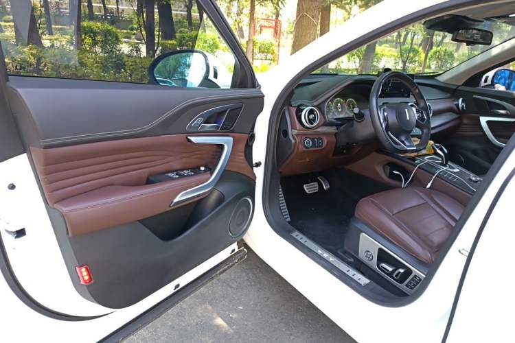 Used Wey VV7 2017 2.0T Flagship Model Driver Seat