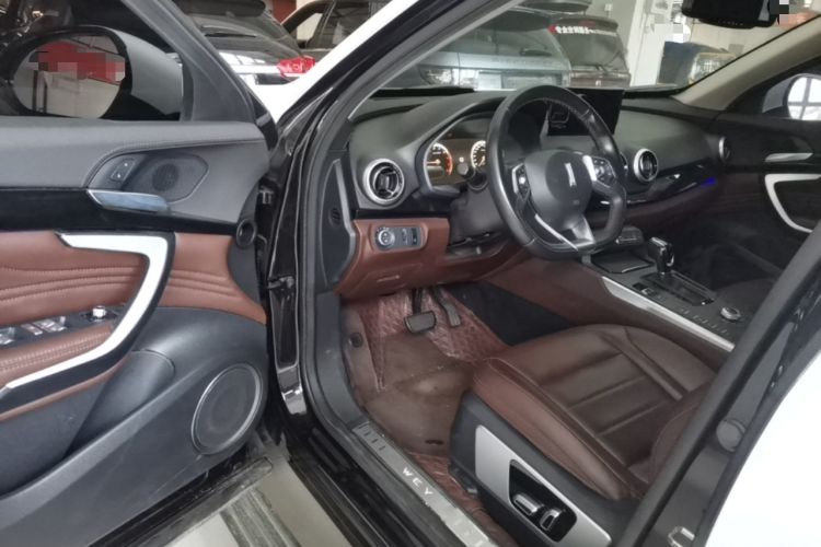 Used Wey VV7 2017 2.0T Ultra-Luxury Version Driver Seat