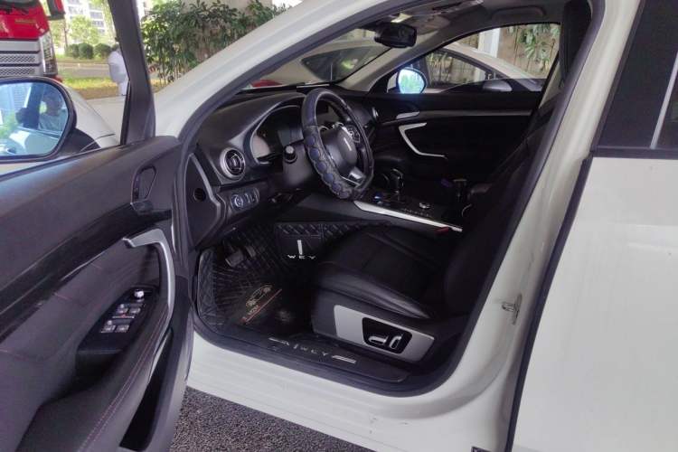 Used Wey VV7 2017 2.0T Ultra-Luxury Version Driver Seat