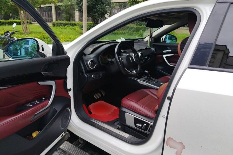 Used Wey VV7 2017 VV7c 2.0T Flagship Model Driver Seat