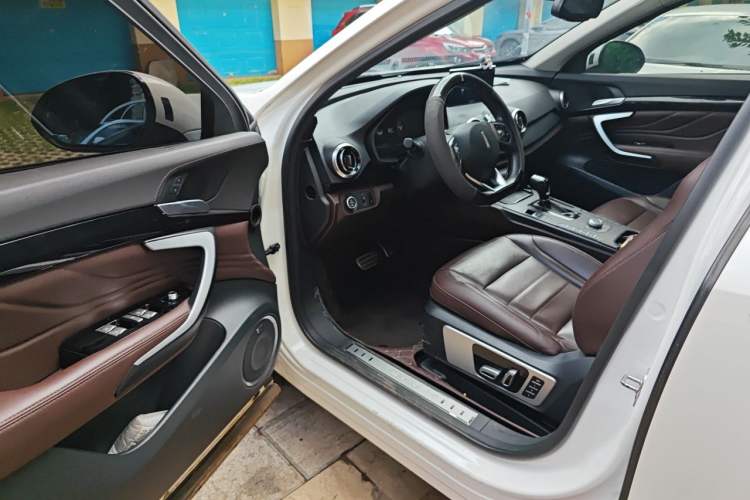 Used Wey VV7 2017 2.0T Flagship Model Driver Seat