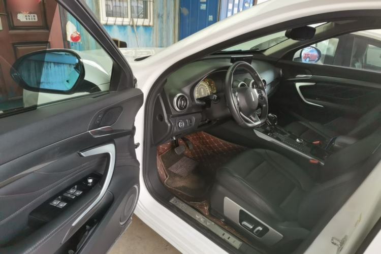 Used Wey VV7 2017 2.0T Ultra-Luxury Version Driver Seat