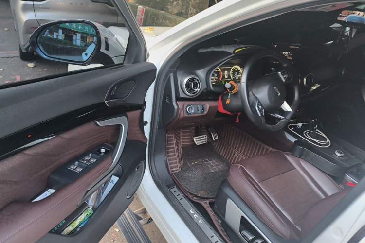 Used Wey VV7 2017 2.0T Flagship Model Driver Seat