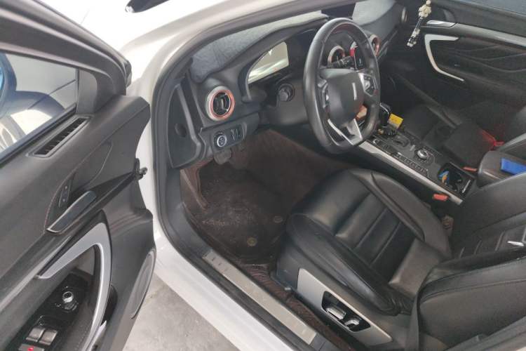 Used Wey VV7 2017 2.0T Luxury Model Driver Seat