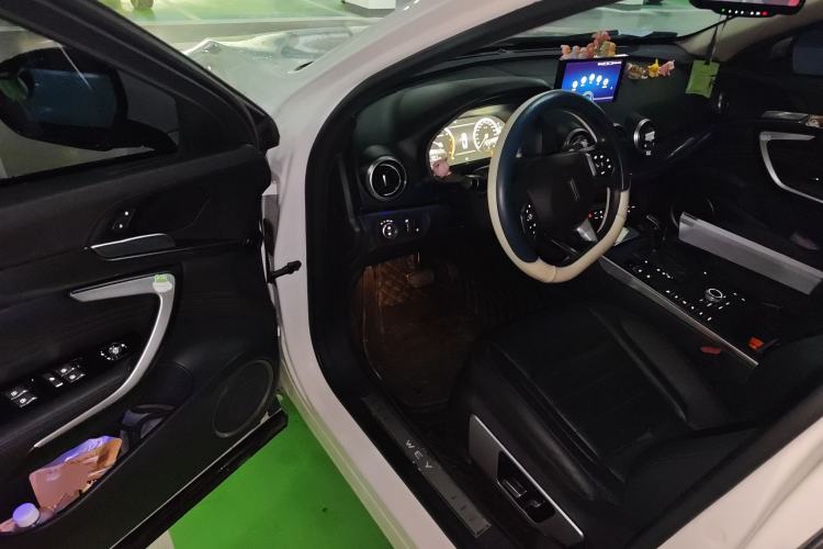 Used Wey VV7 2017 2.0T Ultra-Luxury Version Driver Seat