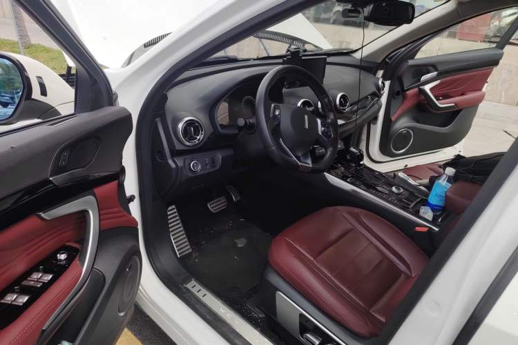 Used Wey VV7 2017 2.0T Flagship Model Driver Seat